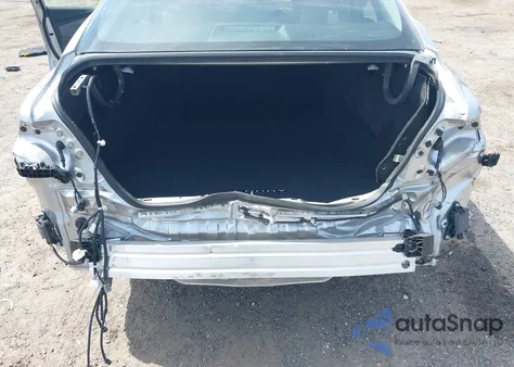 2025 Toyota Camry Le z USA, uszkodzony, nr VIN 4T1DAACK6SU592089